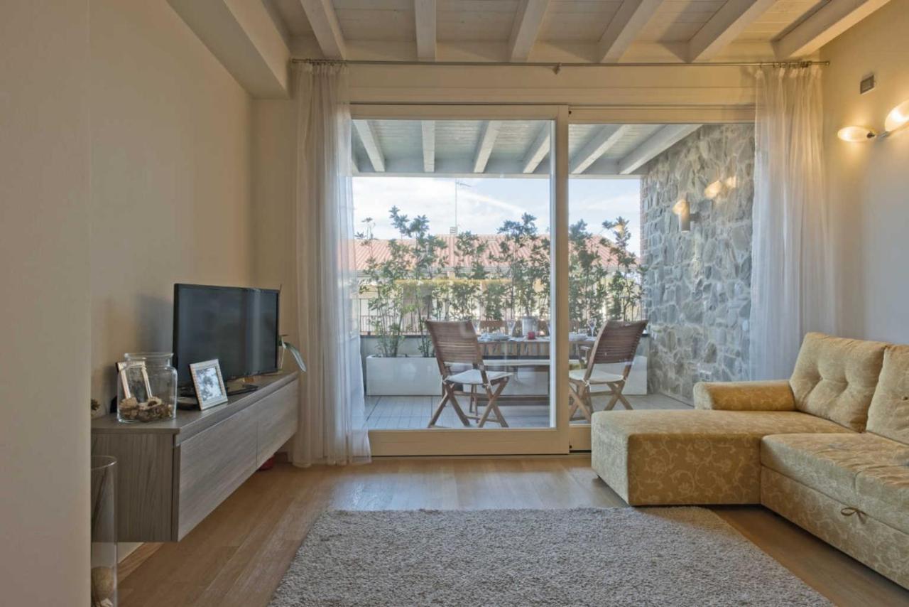 Warda A6 Apartment 代森扎诺-德尔加达 外观 照片